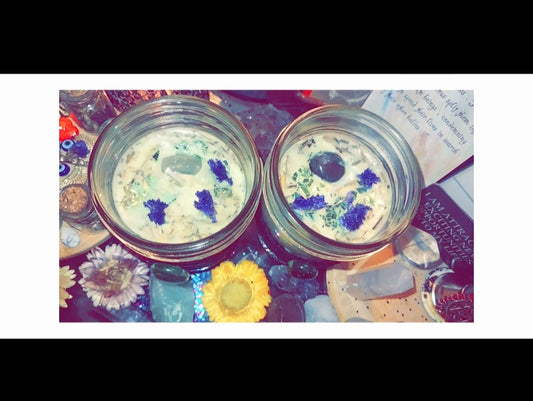 Abundance & Luck Ritual Candle With Crystals