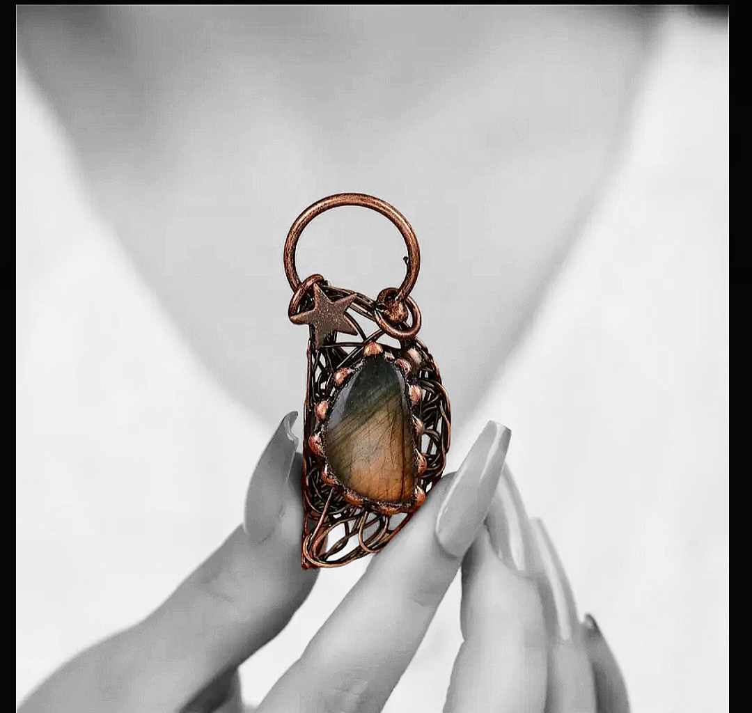 Aura Amplifier & Protector - From Energy Vampires / Lower V. - Labradorite Powerful Ritual Activated & Blessed Necklace